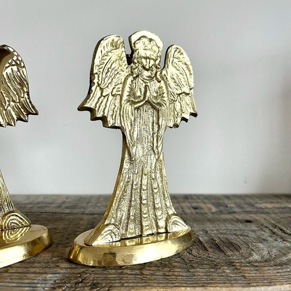 Brass angel candlestick set of two - Picture 4 of 6